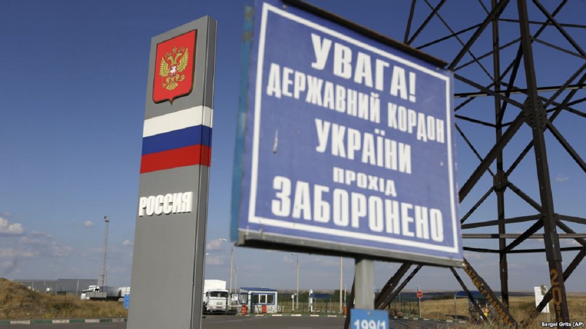 Кабмин запретит въезд в РФ по внутренним паспортам: Названа дата