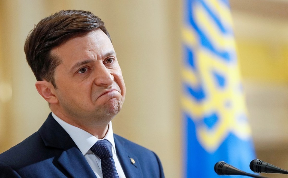 Зеленский пригрозил "лишить" Кабмин зарплат: Известно почему