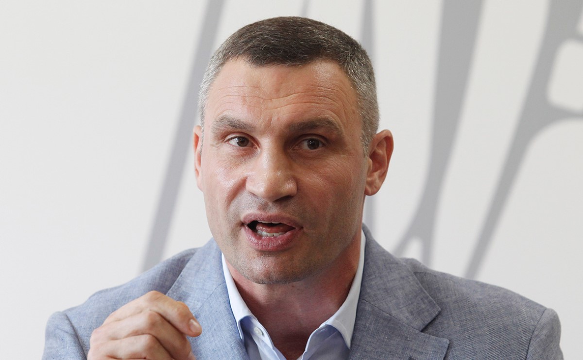 Кличко решил ослабить карантин в Киеве: МОЗ выступил против и тут же передумал