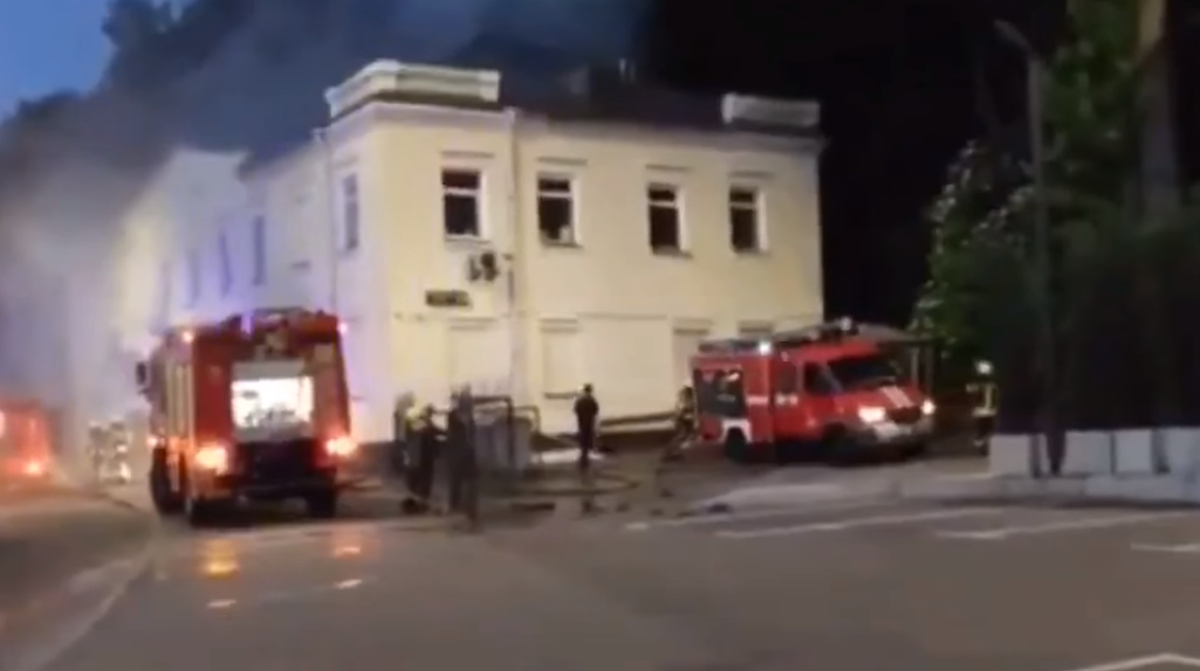 В Киеве подожгли комнату с вещдоками в здании МВД (ВИДЕО)