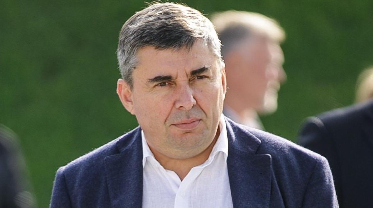 Соцсети: глава Roshen сбил велосипедистов и уехал с места ДТП (ФОТО)