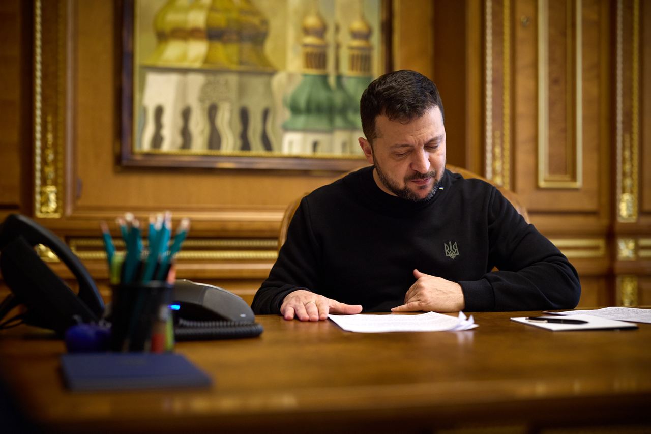 Президент України зателефонував спікеру Джонсону, щоб той роздуплявся