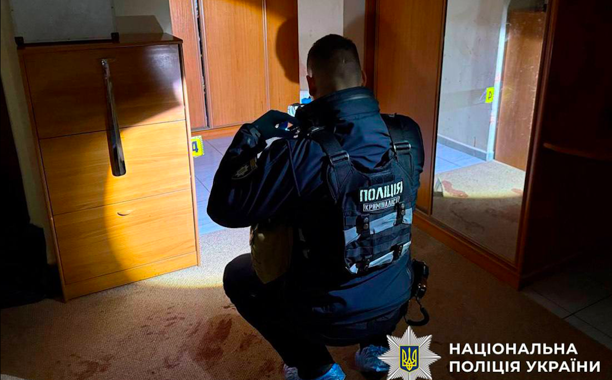 Поліція працює на місці злочину - фото 1