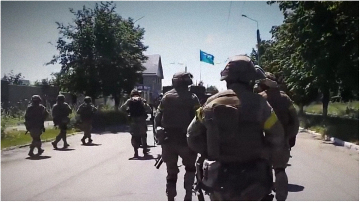Бойцы АТО входят в Славянск 5 июля 2014-го. - фото 1