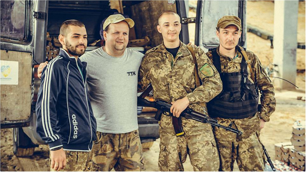 Гурт ТІК зняв кліп під час поїздок на Донбас - фото 1