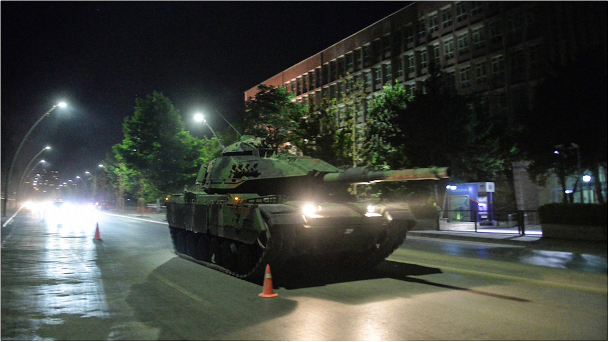 Танки на улицах страны-члена НАТО - фото 1