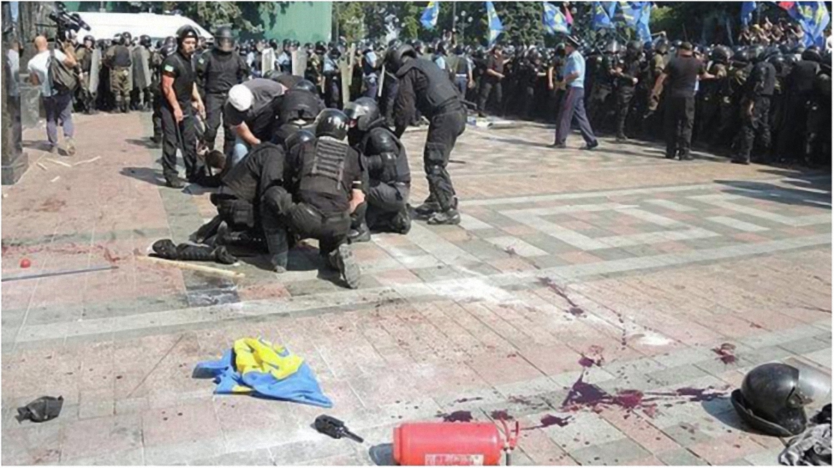 Взрыв гранаты под Верховной Радой унес жизни четверых правоохранителей. - фото 1