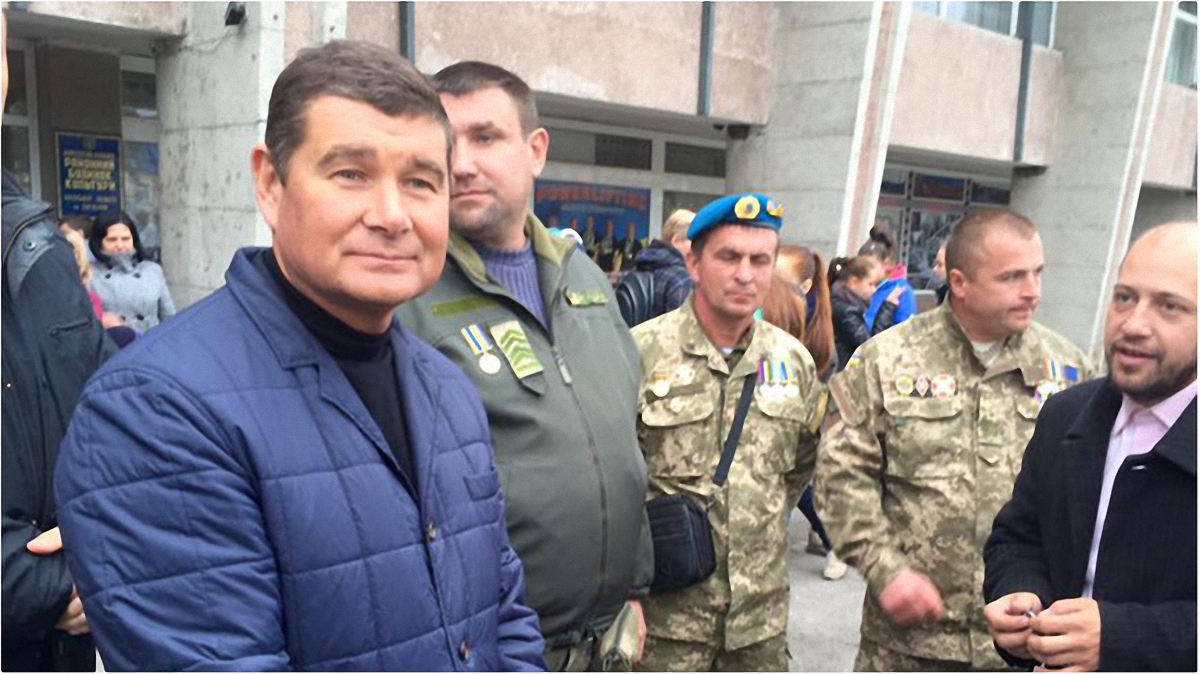 Пока Луценко недоволен текстом подозрение Онищенко - сам Онищенко находится в Австрии  - фото 1