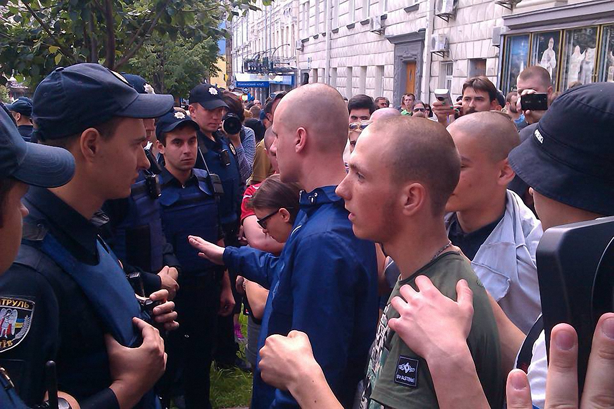В Киеве полиция и правые выясняли отношения уже после Марша равенства - фото 1