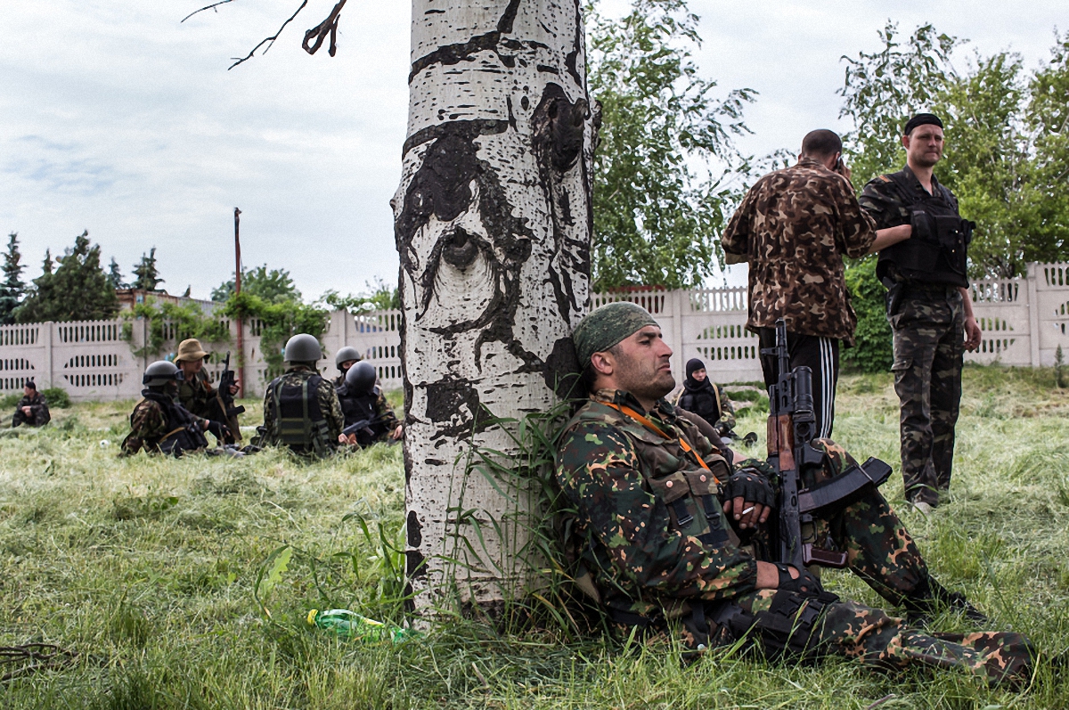 Боевики хотят выгнать пациентов психбольницы - фото 1