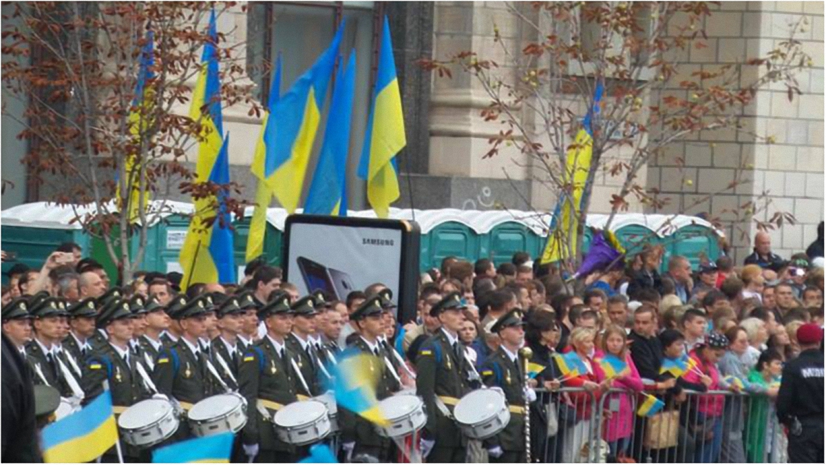 На Крещатике собрались около 20 тыс. киевлян и гостей столицы - фото 1