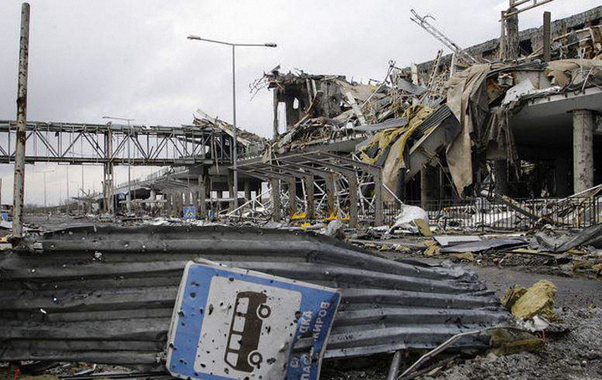 Боевики разбирают ДАП на стройматериалы - фото 1