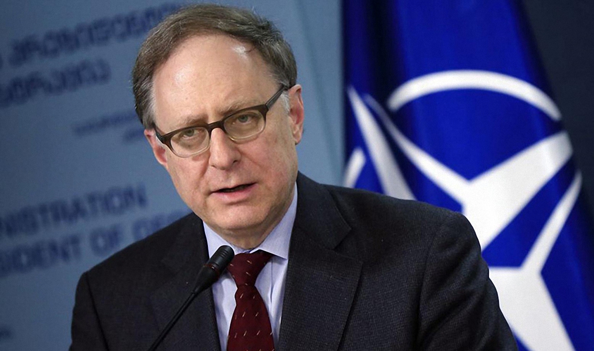 Заместитель генсека НАТО напомнил о том, что НАТО не проводило внеплановых "проверок" со времен "холодной войны" - фото 1