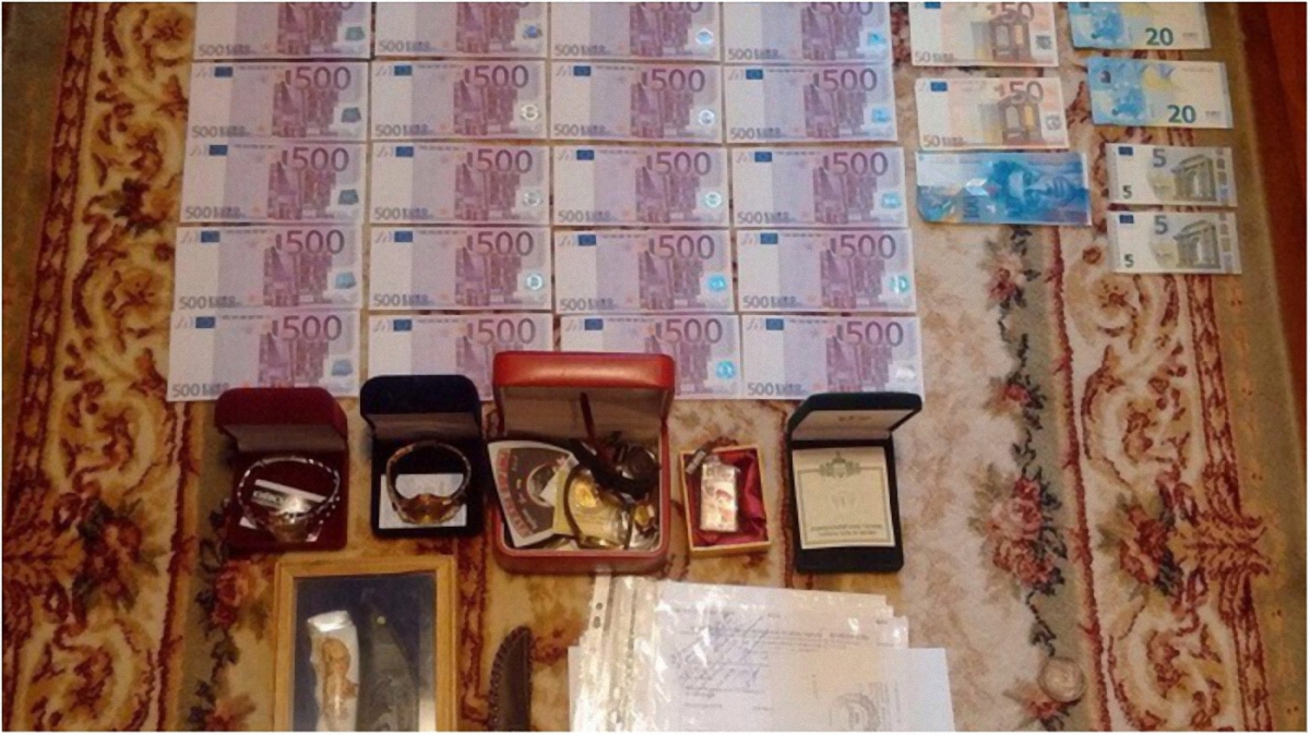 СБУ: в Киеве ассоциация автоперевозчиков присвоила более 100 млн грн членских взносов - фото 1