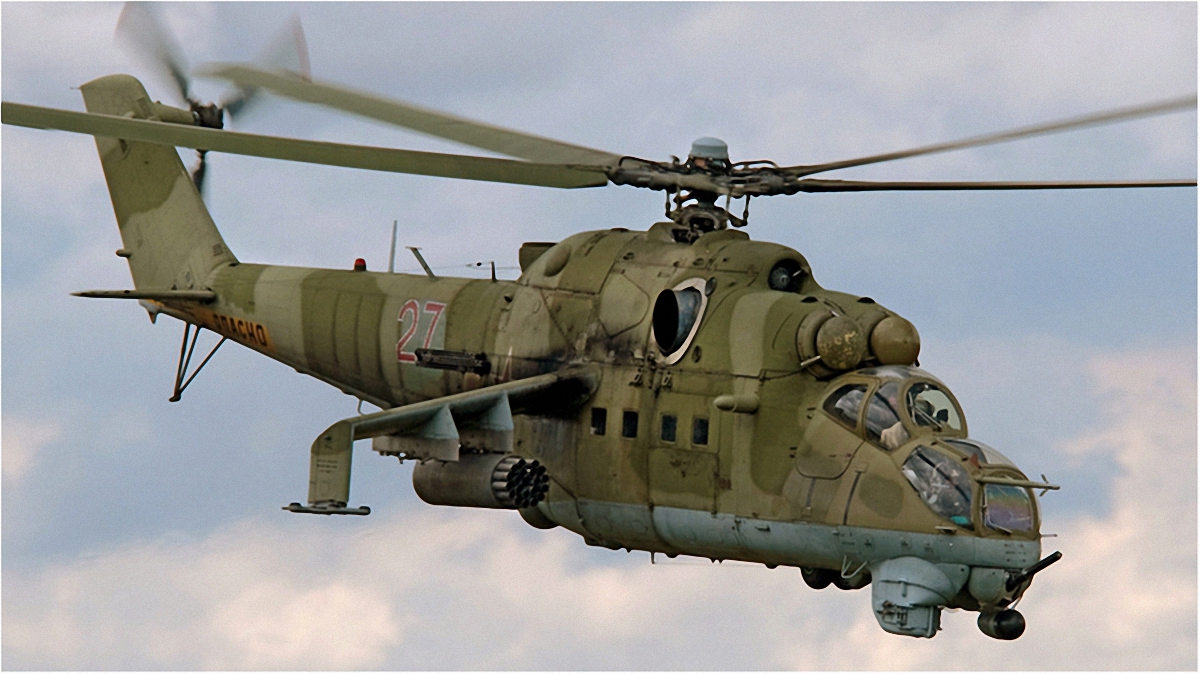 Российские вертолеты продолжают летать вблизи админграницы с Крымом - фото 1