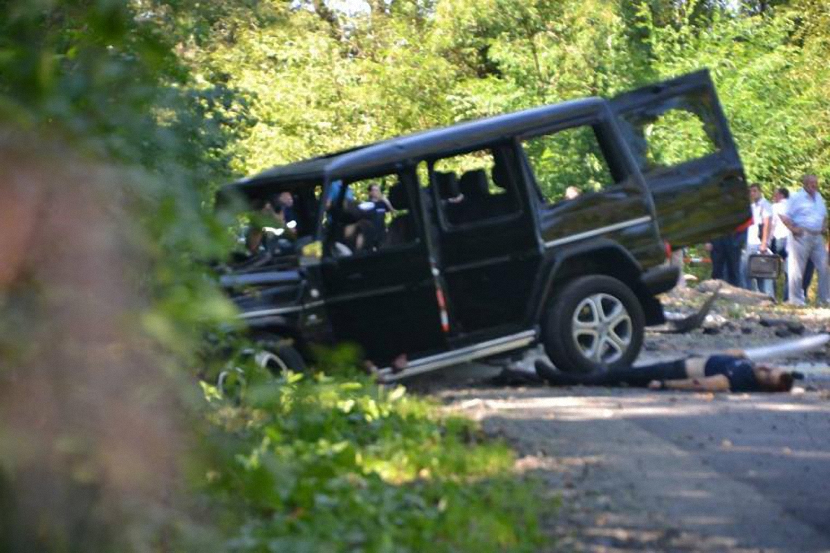 Вчера авто предприятия взорвали и обстреляли неизвестные - фото 1