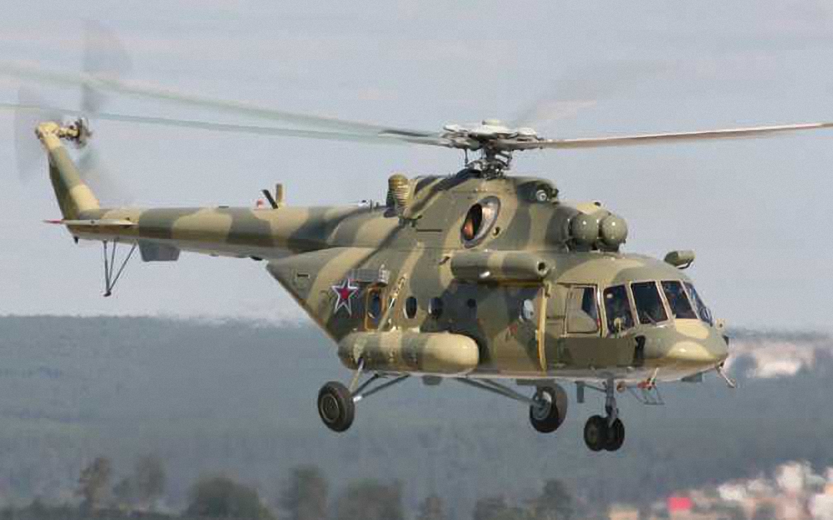 Российские вертолеты снова пролетели у границы с Крымом - фото 1