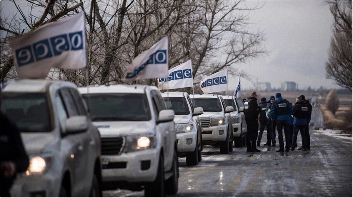 ОБСЕ тайно вывозит имущество из своего офиса в Донецке - фото 1