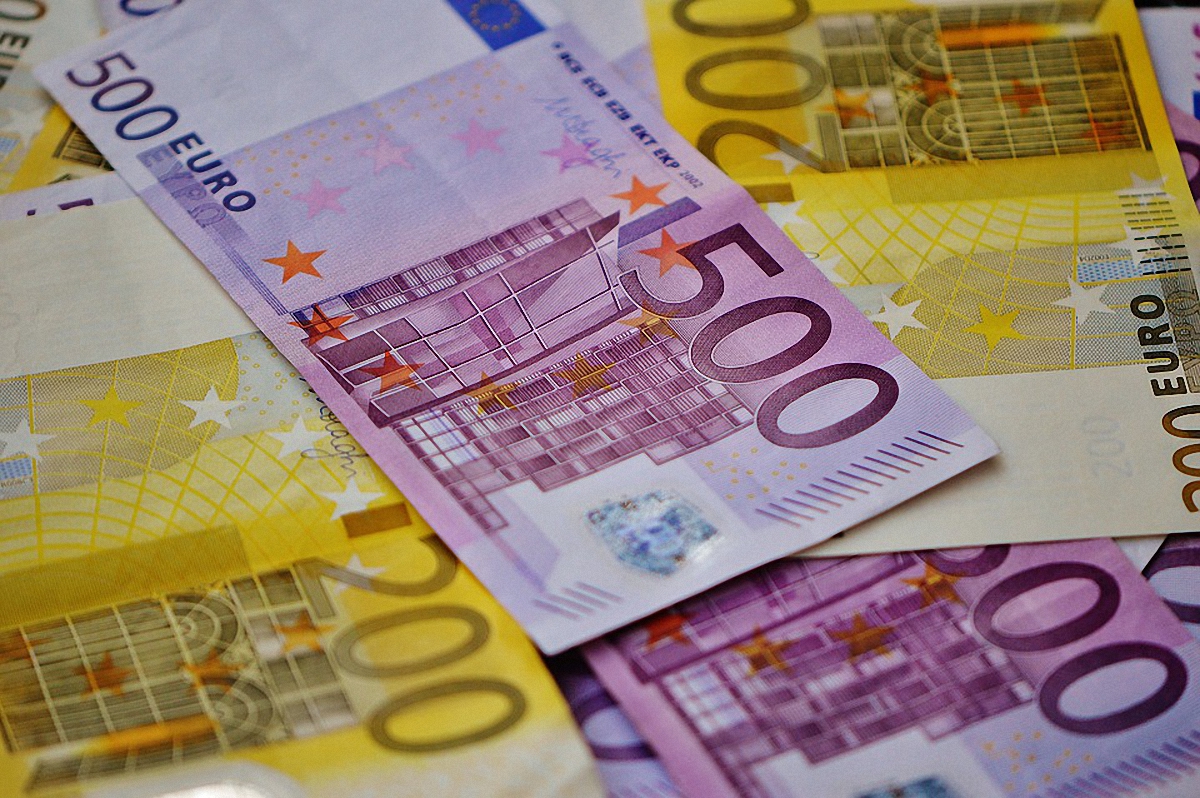 Деньги, похищенные в Украине, нашлись в госбюджете Латвии - фото 1