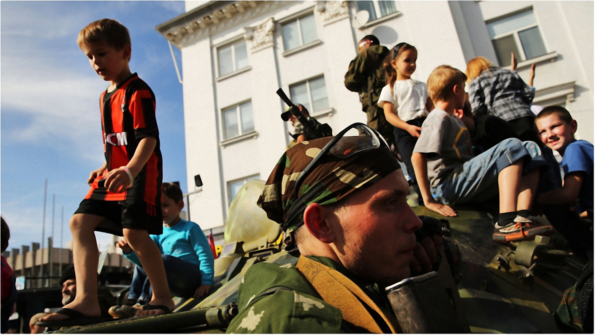 Украинских детей из приемных семей с Донбасса вывозят в Россию  - фото 1