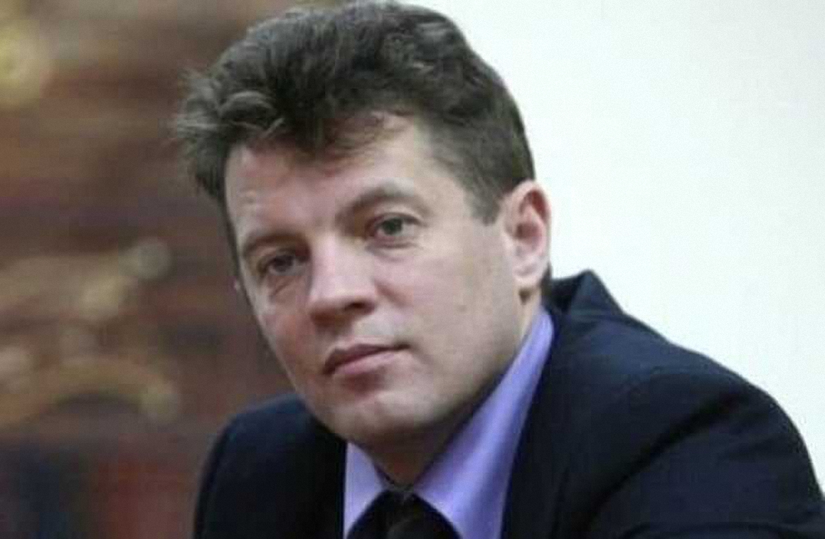 Украинский консул несколько часов общался с Романом Сущенко - фото 1