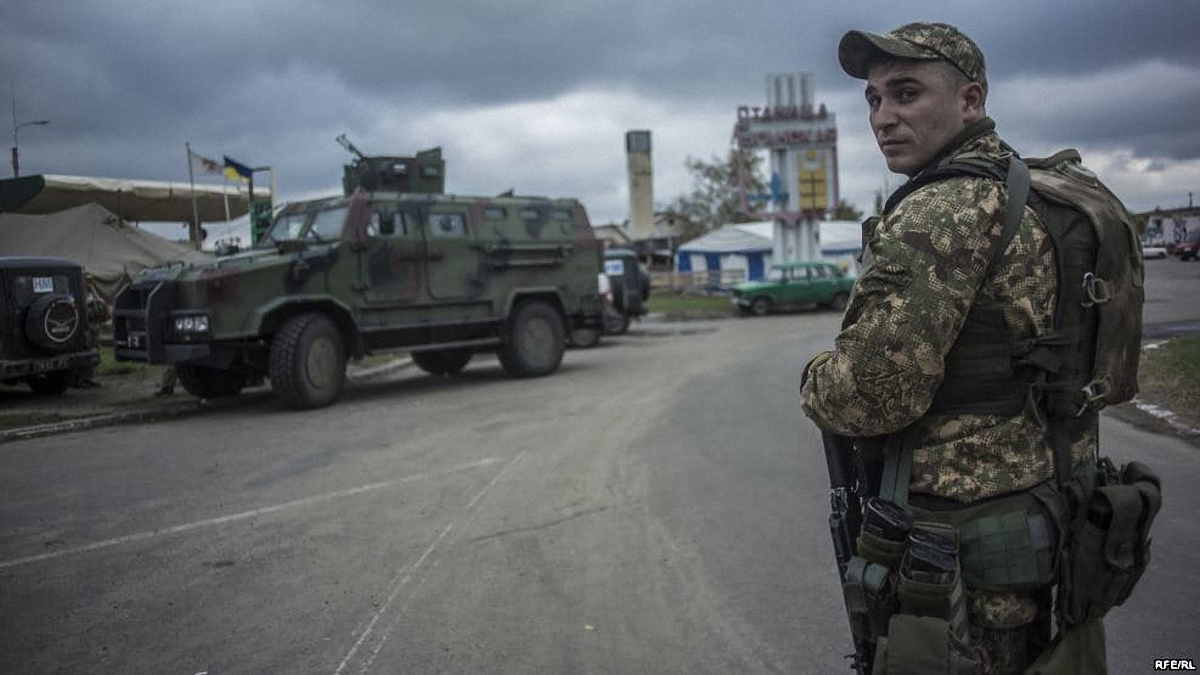 Бойцы ВСУ должны обеспечить безопасность жителей Станицы Луганской - фото 1