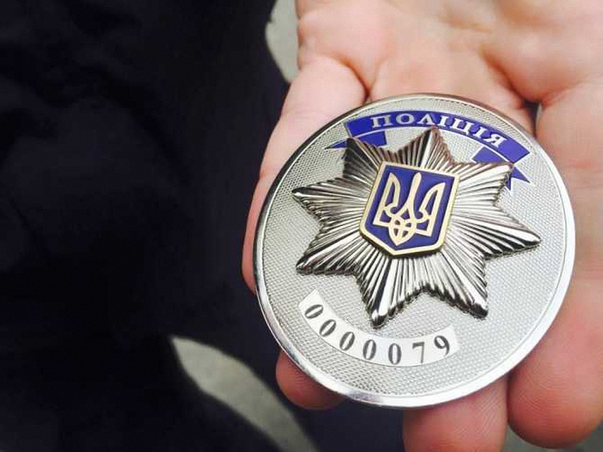 Полицейские ранили напавшего на них мужчину в ногу - фото 1