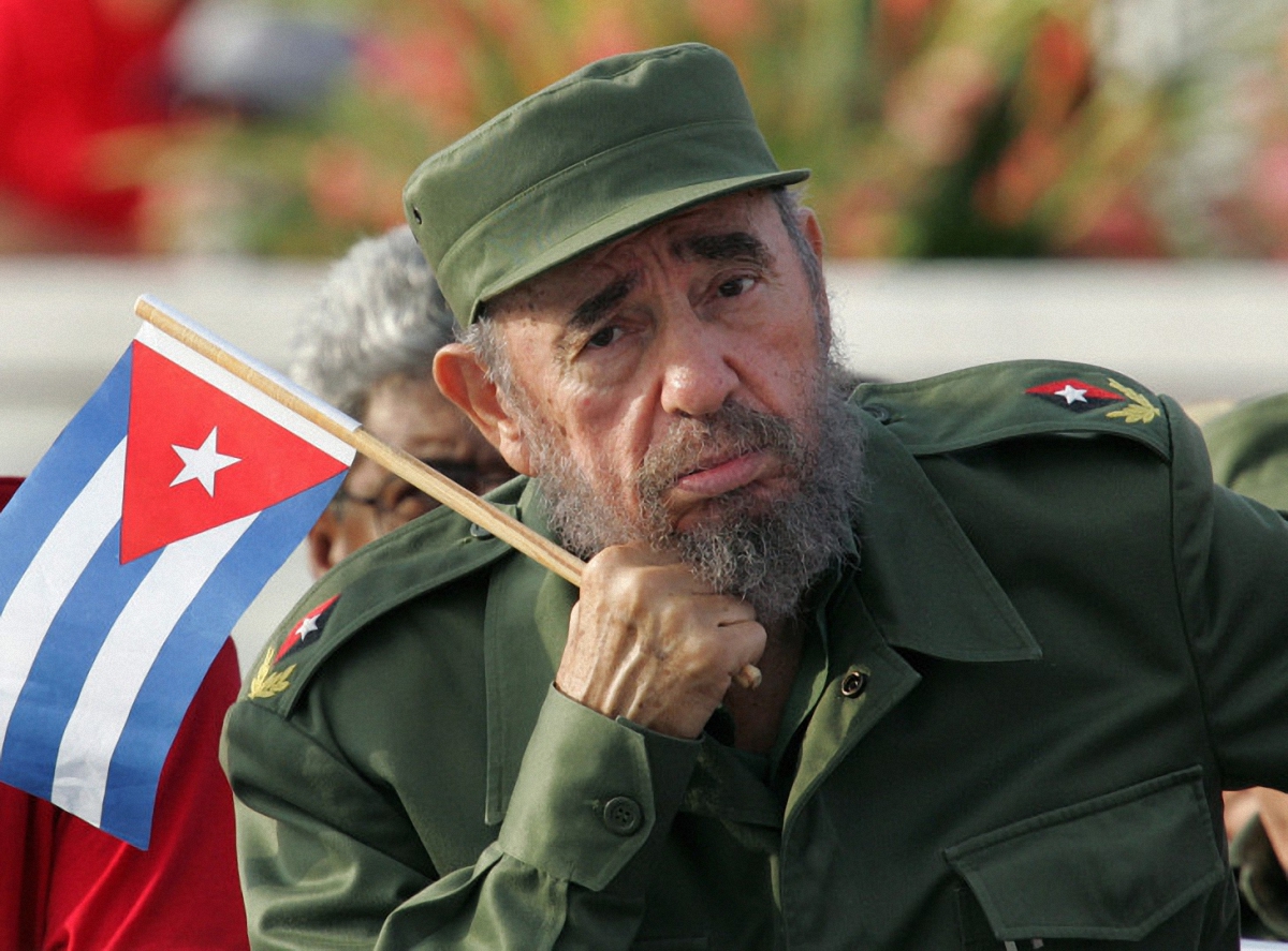 Из-за смерти Кастро в стране объявлен девятидневный траур - фото 1
