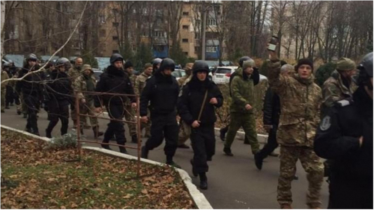 Представители гражданского общества добрались до Одесской таможни - фото 1