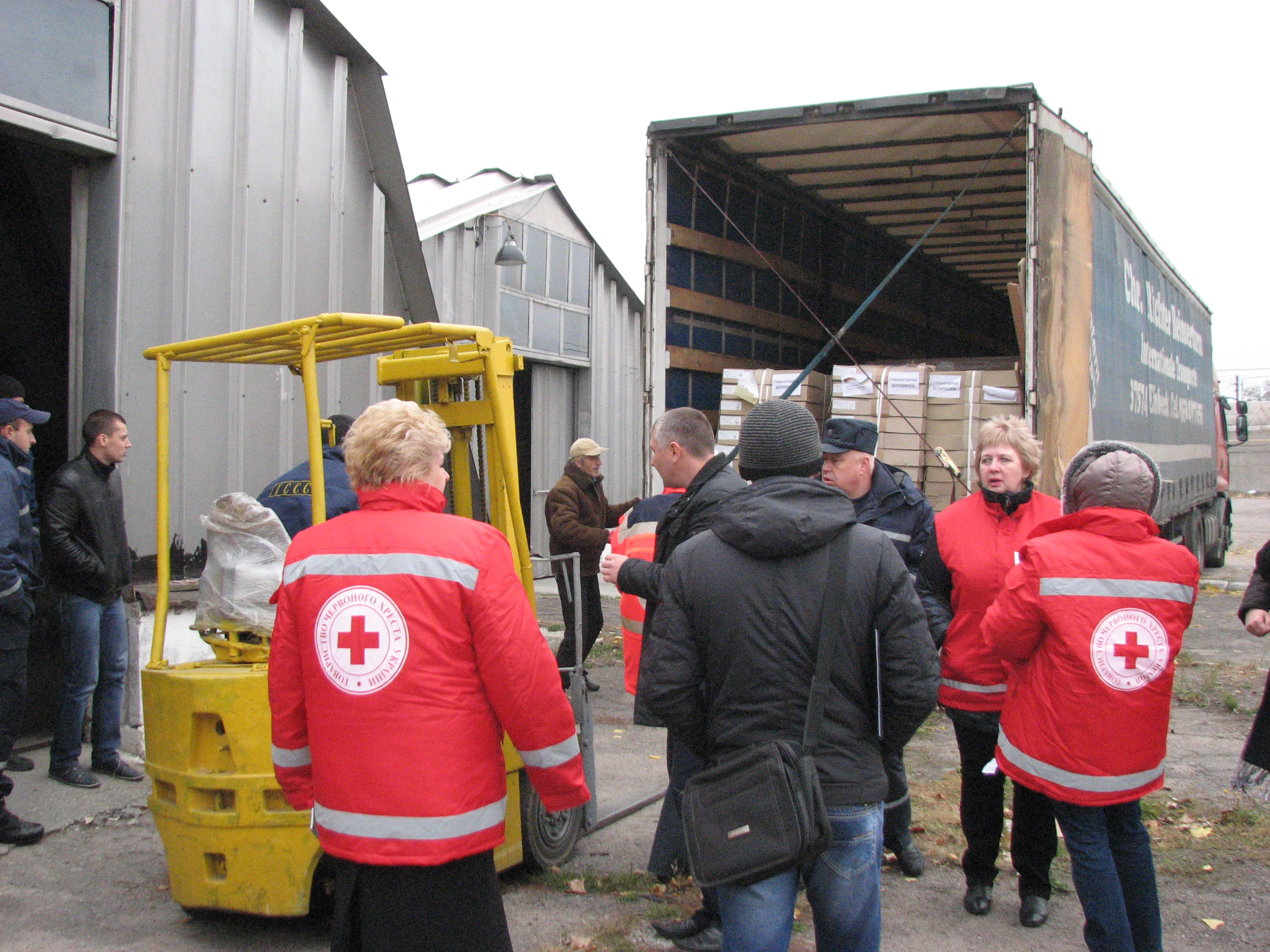 120 тонн гуманитарки отправились на Донбасс - фото 1