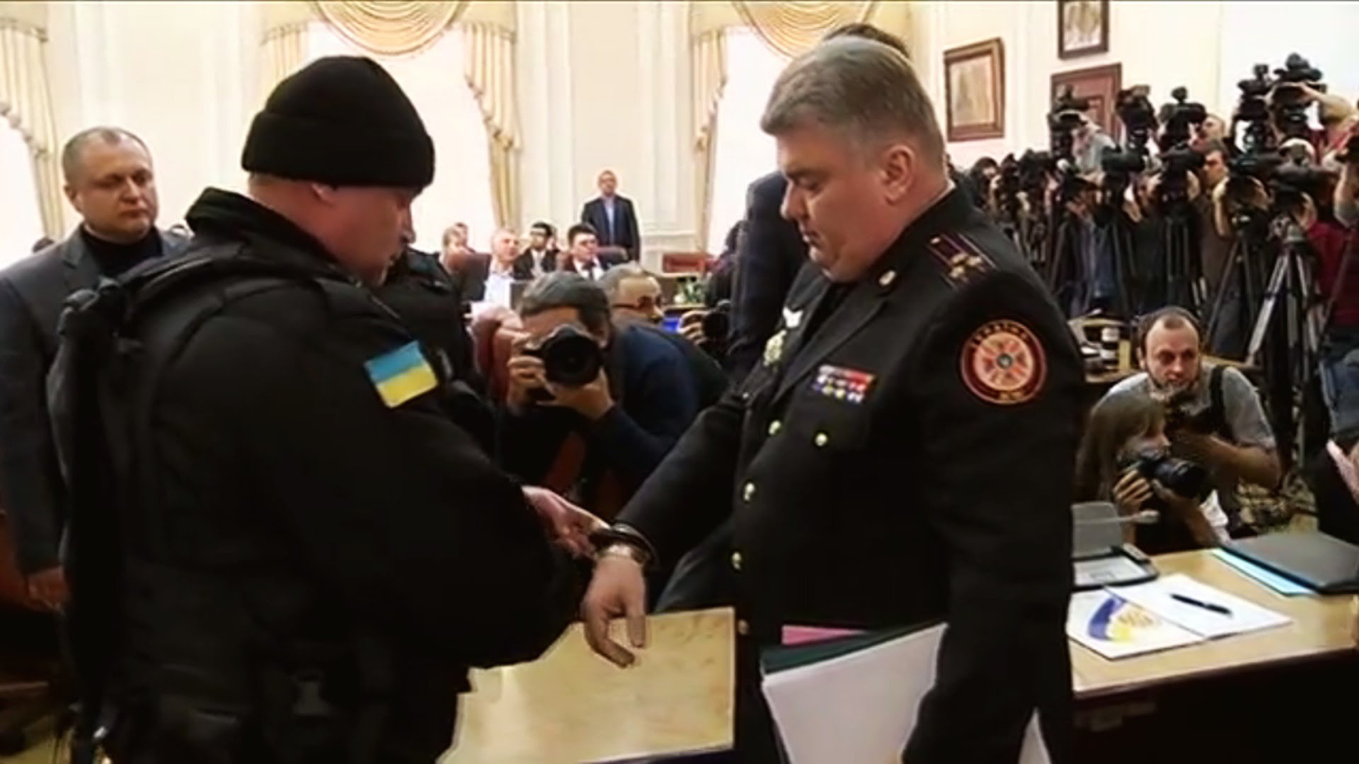 Задержание главы МЧС Украины Бочковского на заседании правительства - фото 1
