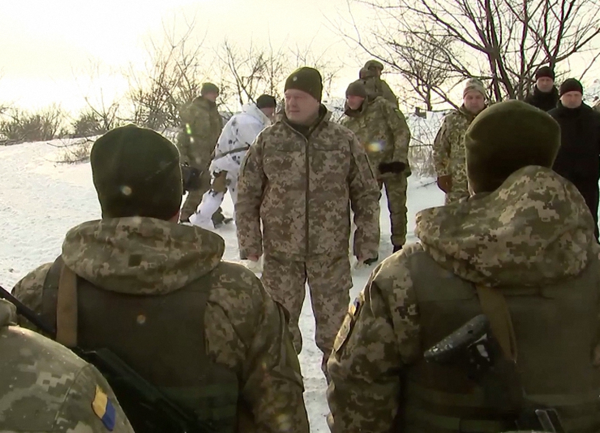 Петр Порошенко обратился к бойцам на передовой - фото 1