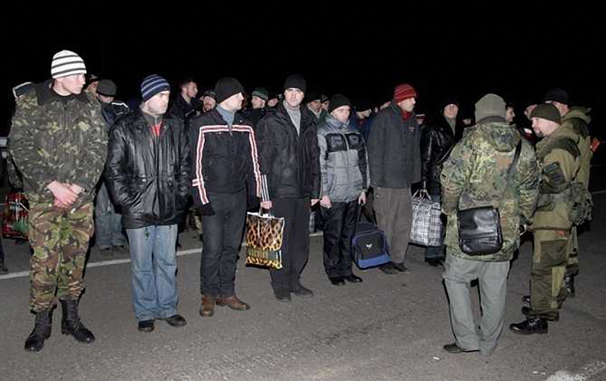 Боевики хотят освобождения 690 преступников в обмен на украинских защитников - фото 1