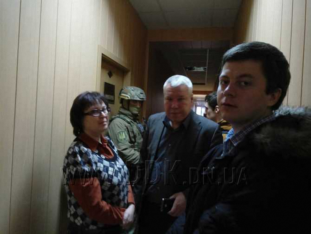 СБУ проводит обыск в кабинетах руководства Покровска - фото 1