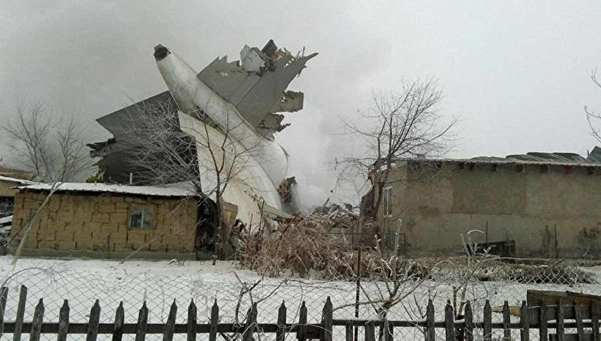 Правительство Кыргызстана создало комиссию по расследованию авиакатастрофы - фото 1