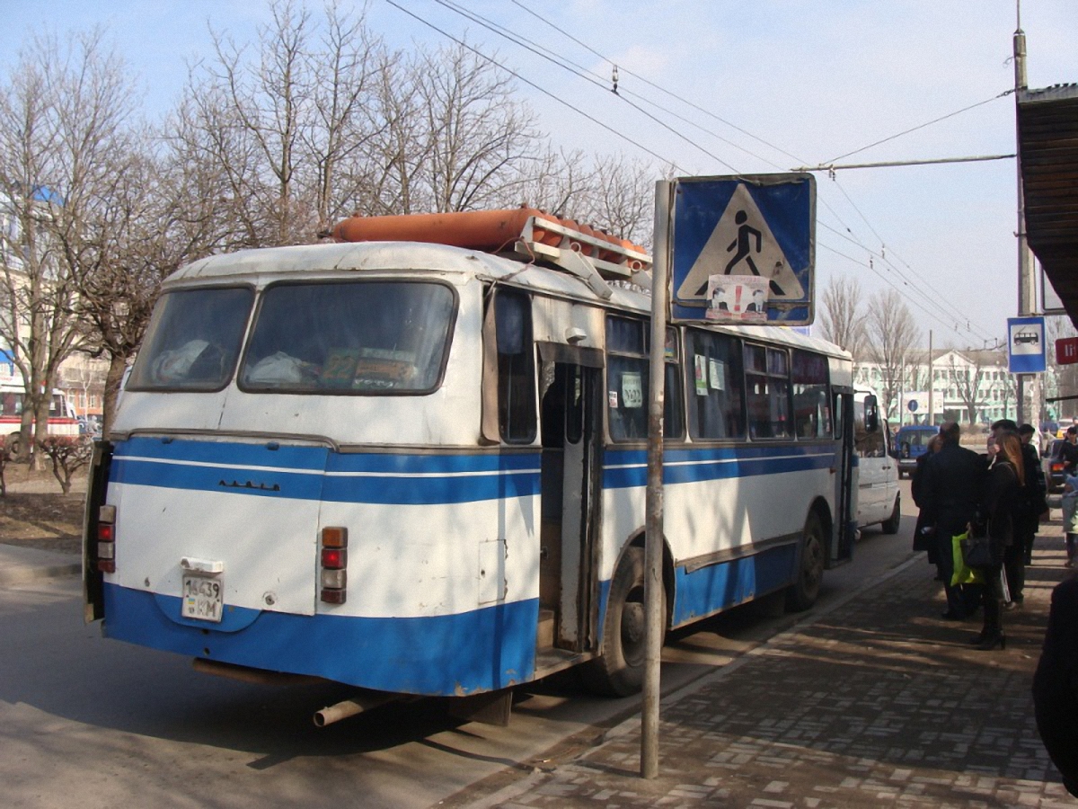 Госчиновники последние несколько лет закупали переработанные автобусы для межгорода - фото 1