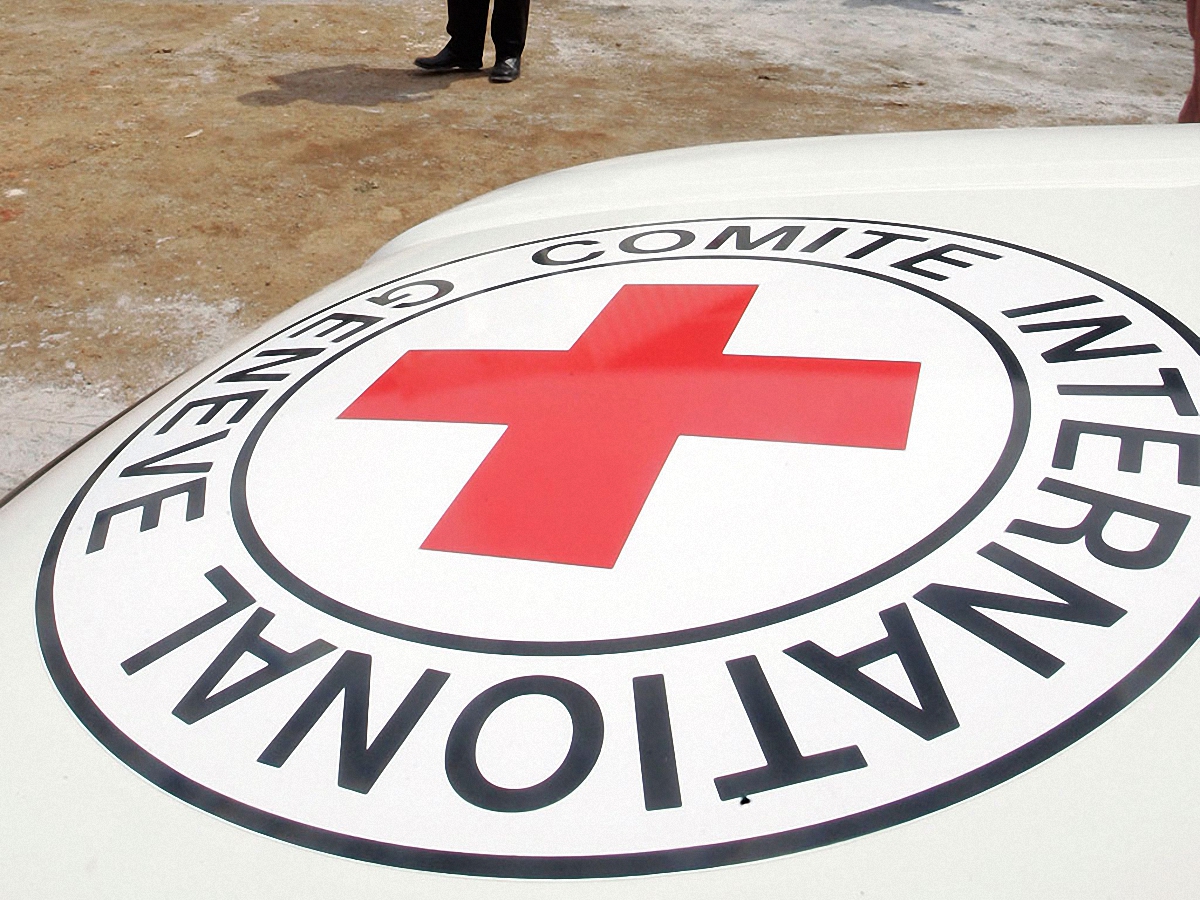 Работники Красного креста побывали в оккупированном Донецке - фото 1