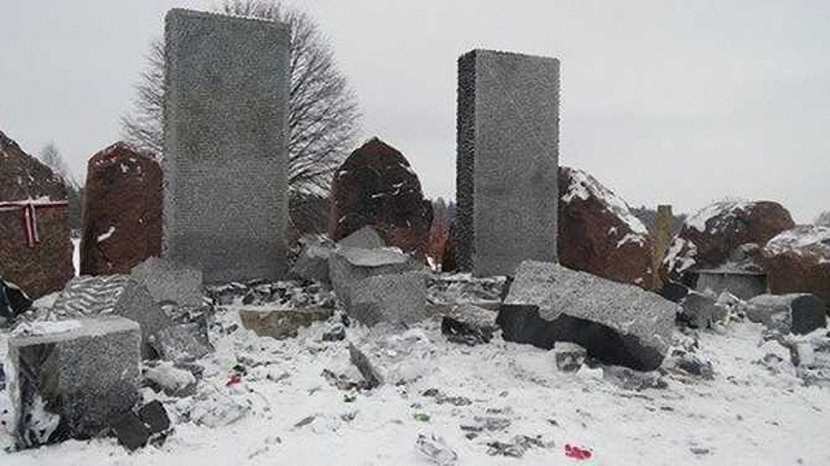 Львовский облсовет решит вопрос о восстановлении памятника полякам - фото 1