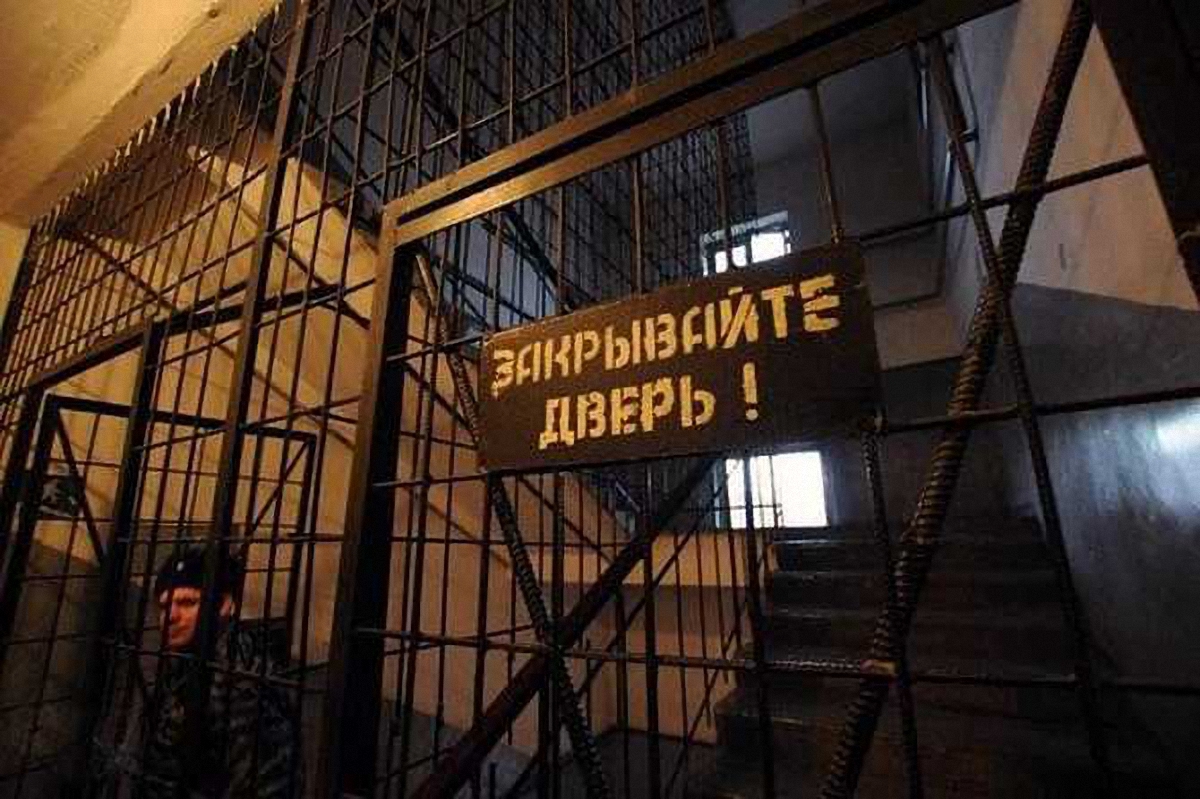 Еще тысяча заключенных покинет тюрьмы к концу месяца благодаря "закону Савченко" - фото 1