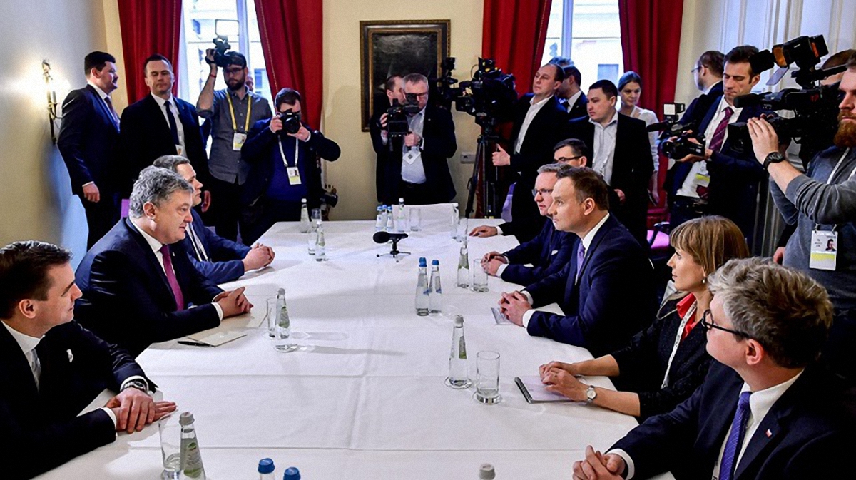 Порошенко подчеркнул важность поддержание ЕС санкций против России - фото 1