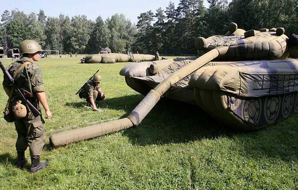 Минобороны страны-агрессора массово закупает надувные танки - фото 1
