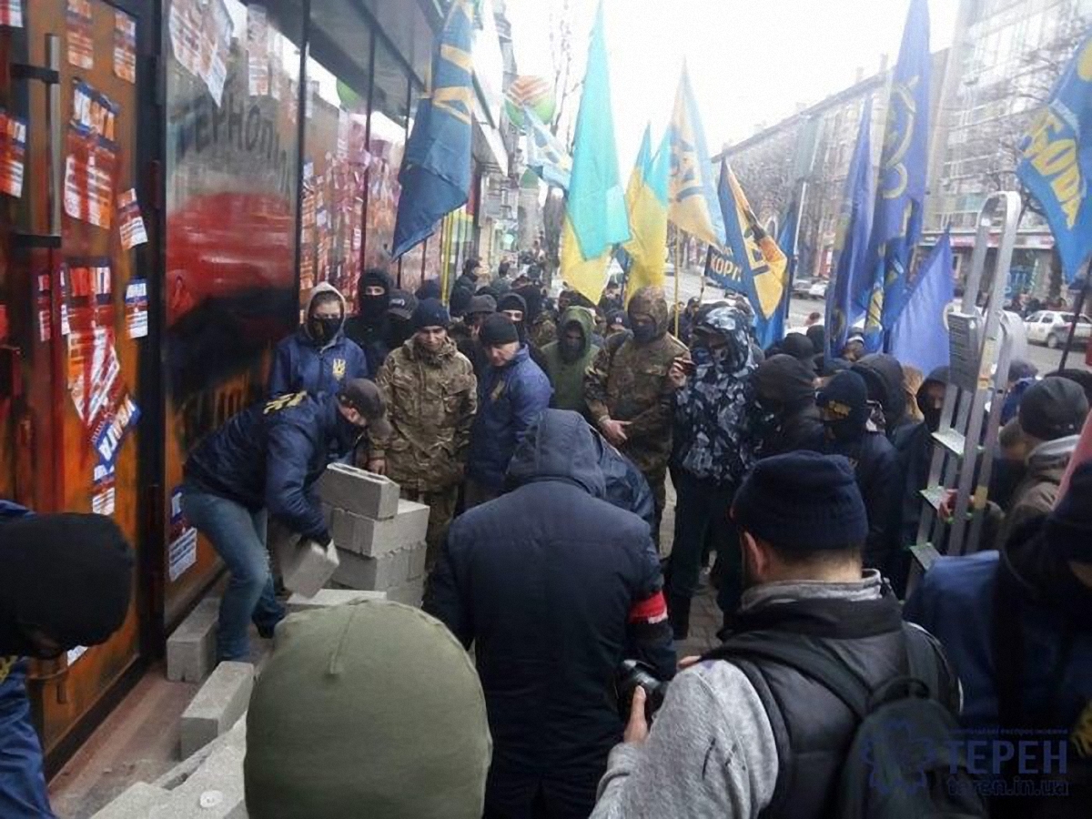 Подобные акции уже прошли в Киеве и Днепре - фото 1