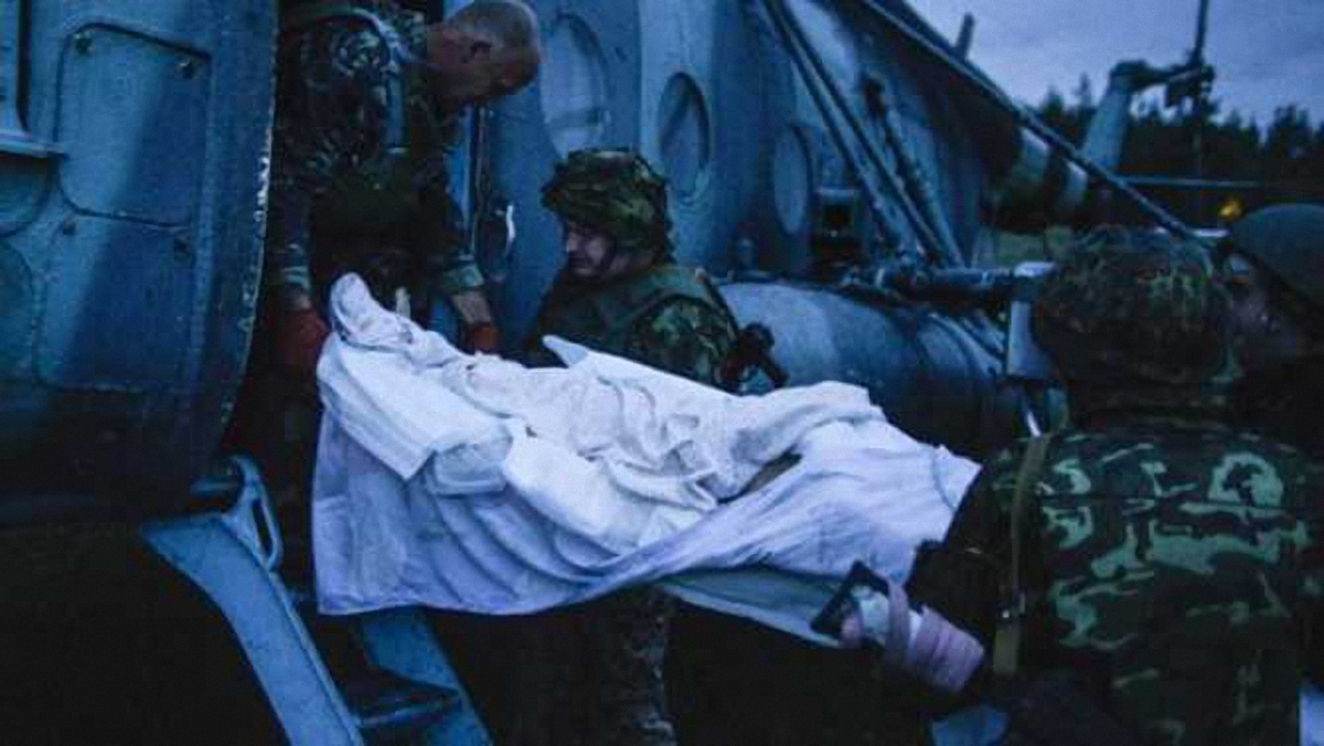 Бойцов доставили на лечение в военный госпиталь - фото 1