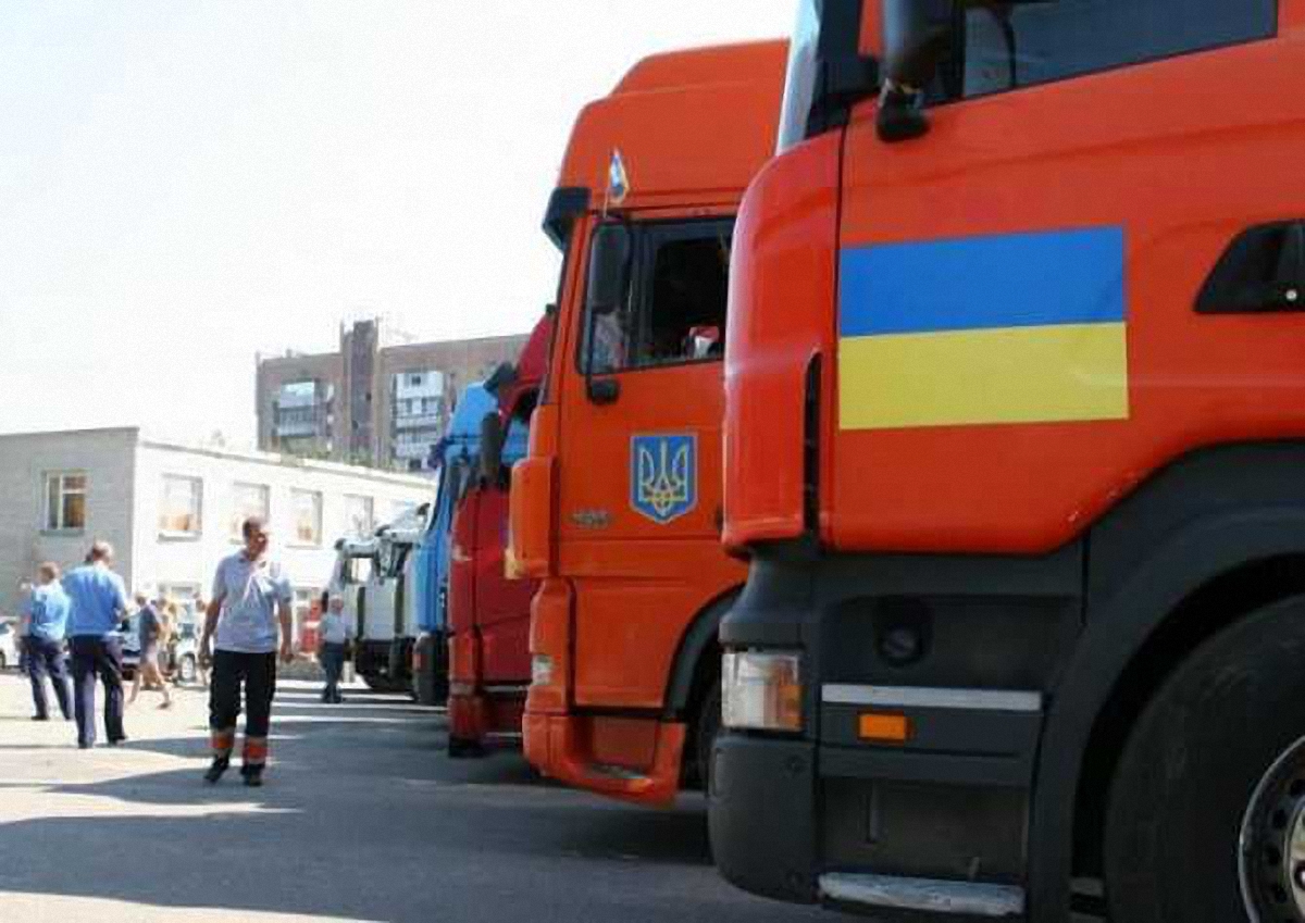 Продукты питания и прочие товары отныне могут отправляться в "ДНР" и "ЛНР" только в виде гуманитарной помощи - фото 1