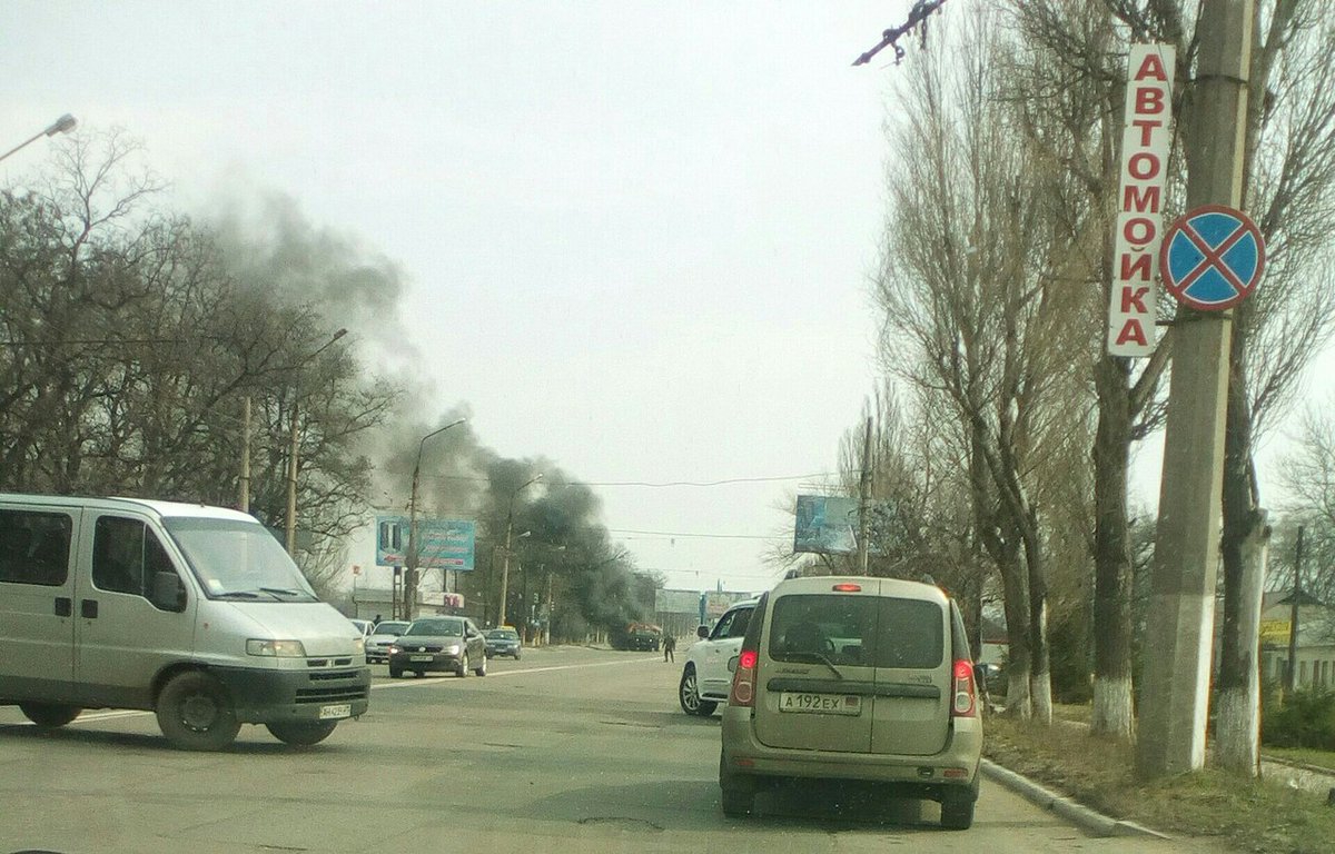 Из-за аварии в оккупированной Макеевке боевики лишились двух грузовиков - фото 1