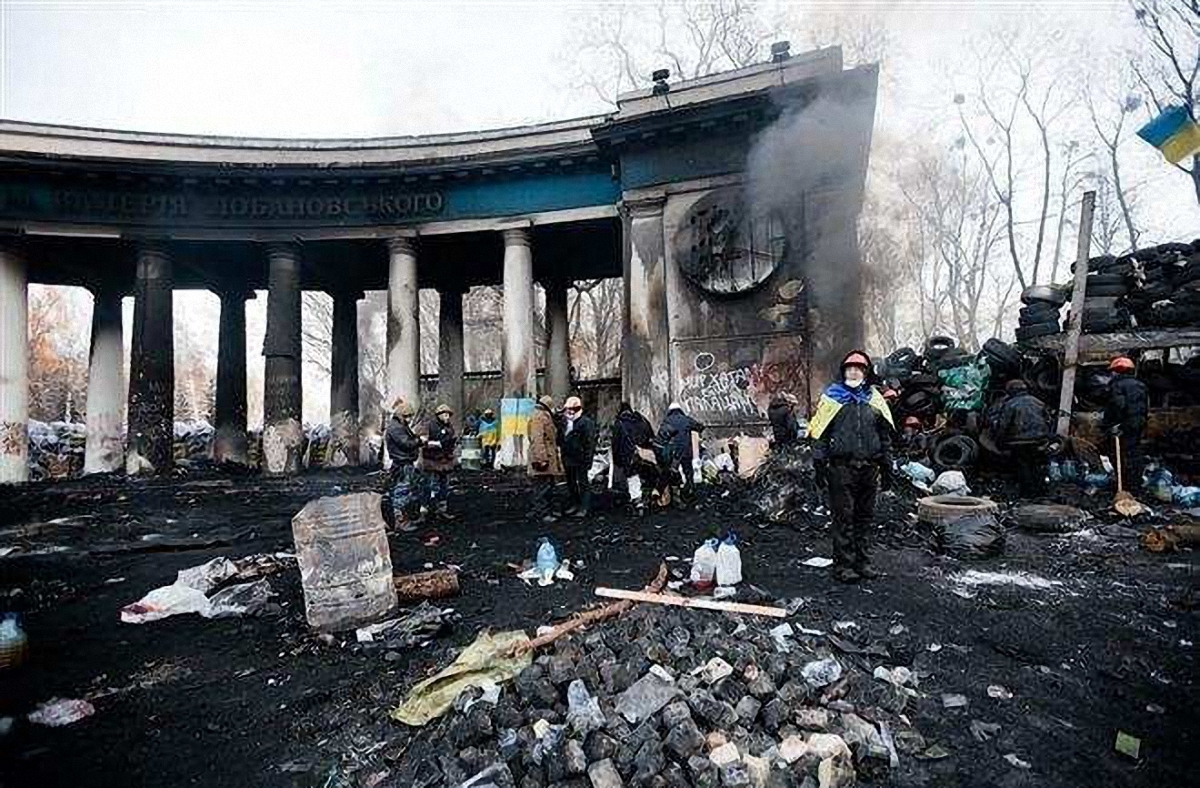 Пытавшим украинцев экс-беркутовцам грозит от 5 до 10 лет заключения - фото 1