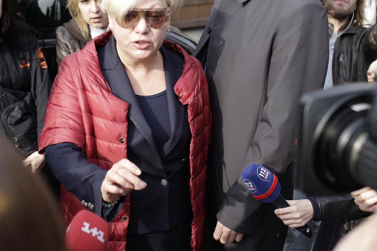 Гонтарева пообщалась с активистами, которые заблокировали ее авто - фото 1