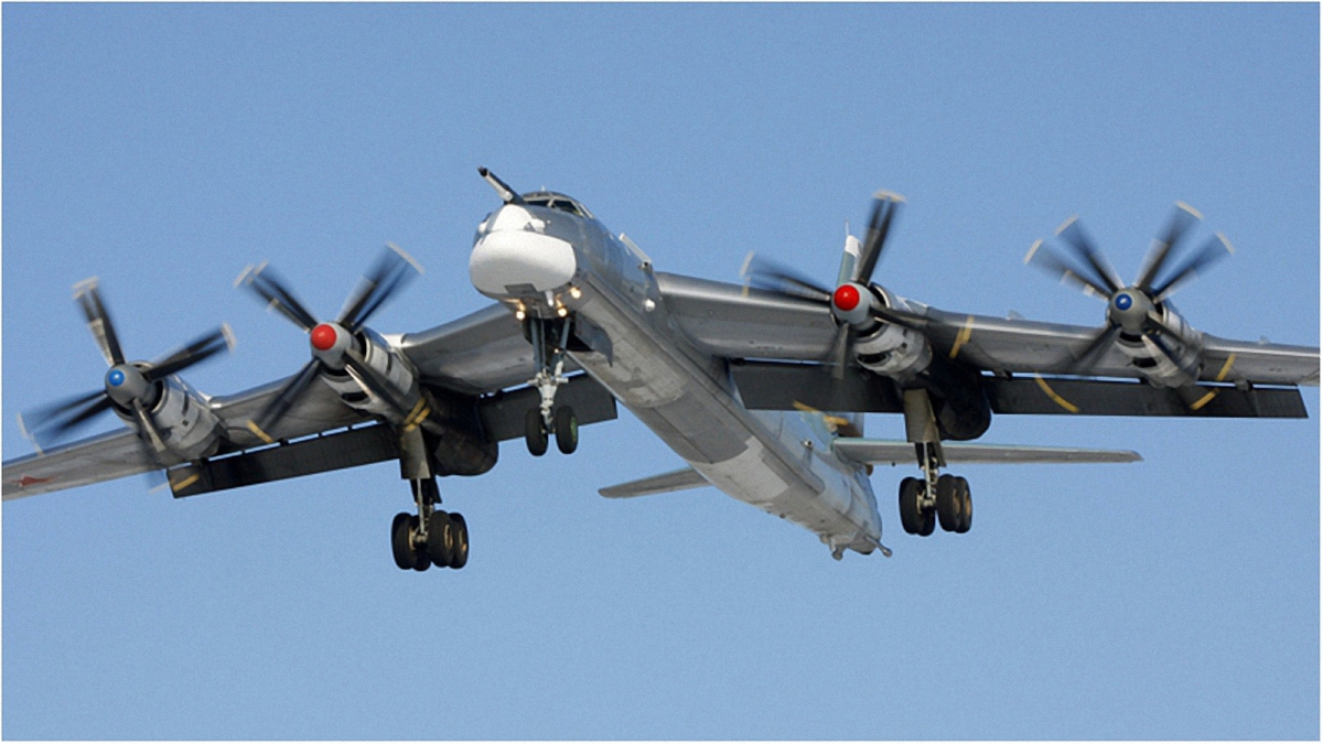 Бомбардировщики РФ пролетели гораздо ближе от границ США, чем вчера  - фото 1