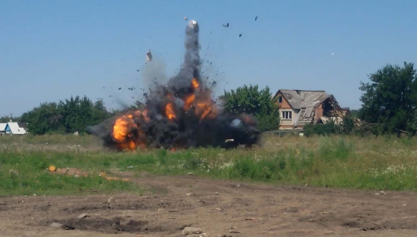 Украинский военный погиб неподалеку от села Павлополь - фото 1
