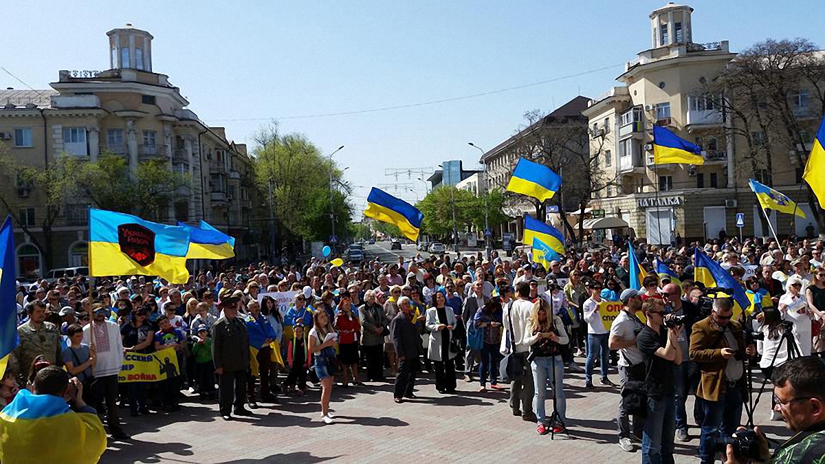Митингующие протестовали против сомнительных заявлений членов "Оппоблока" о языке - фото 1